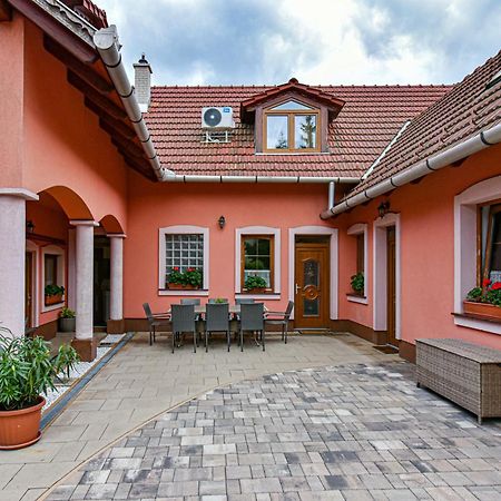 Honfoglalas Vendeghaz Erlau Exterior foto