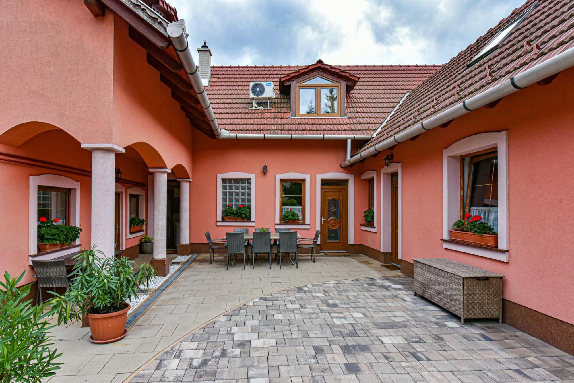 Honfoglalas Vendeghaz Erlau Exterior foto