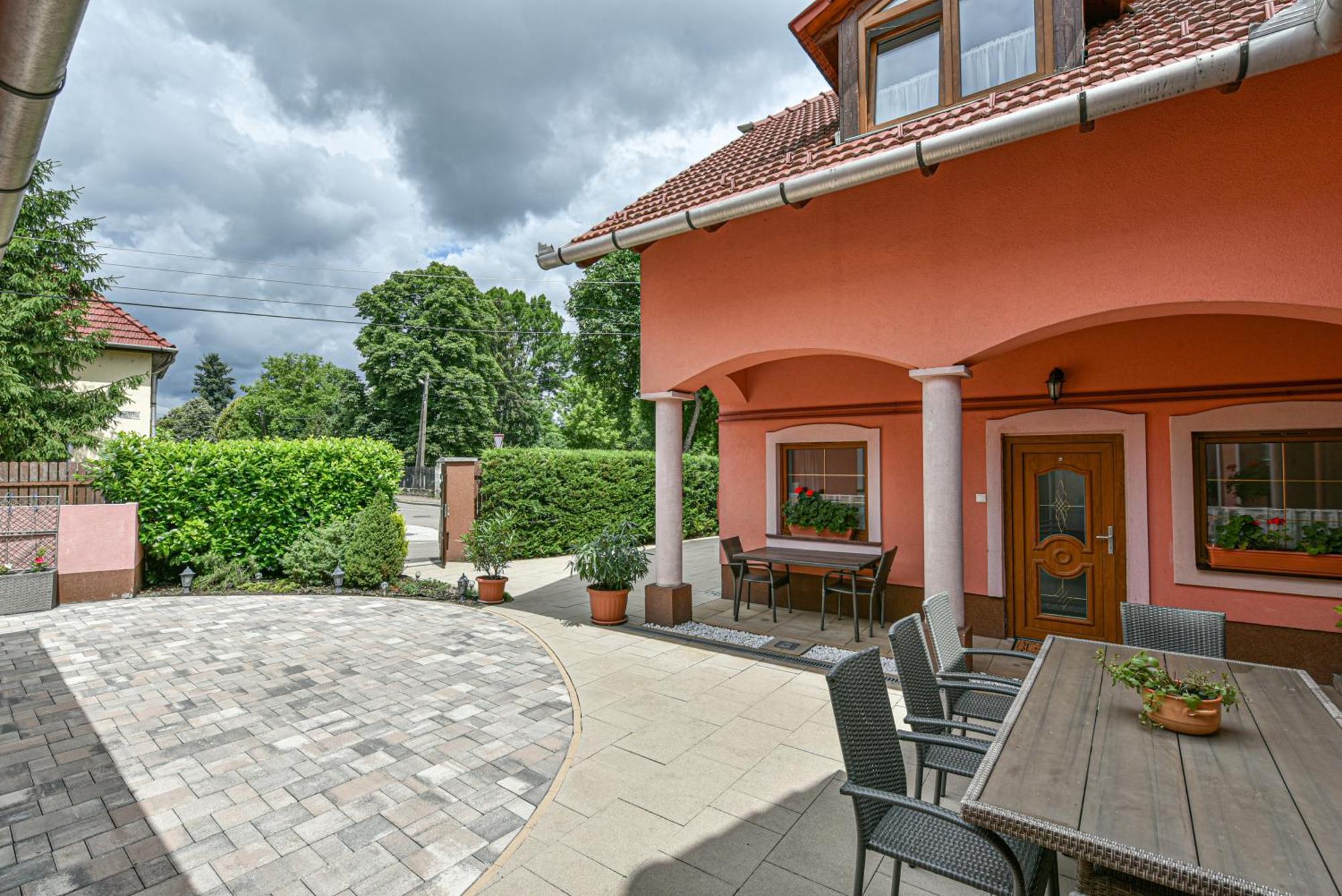 Honfoglalas Vendeghaz Erlau Exterior foto