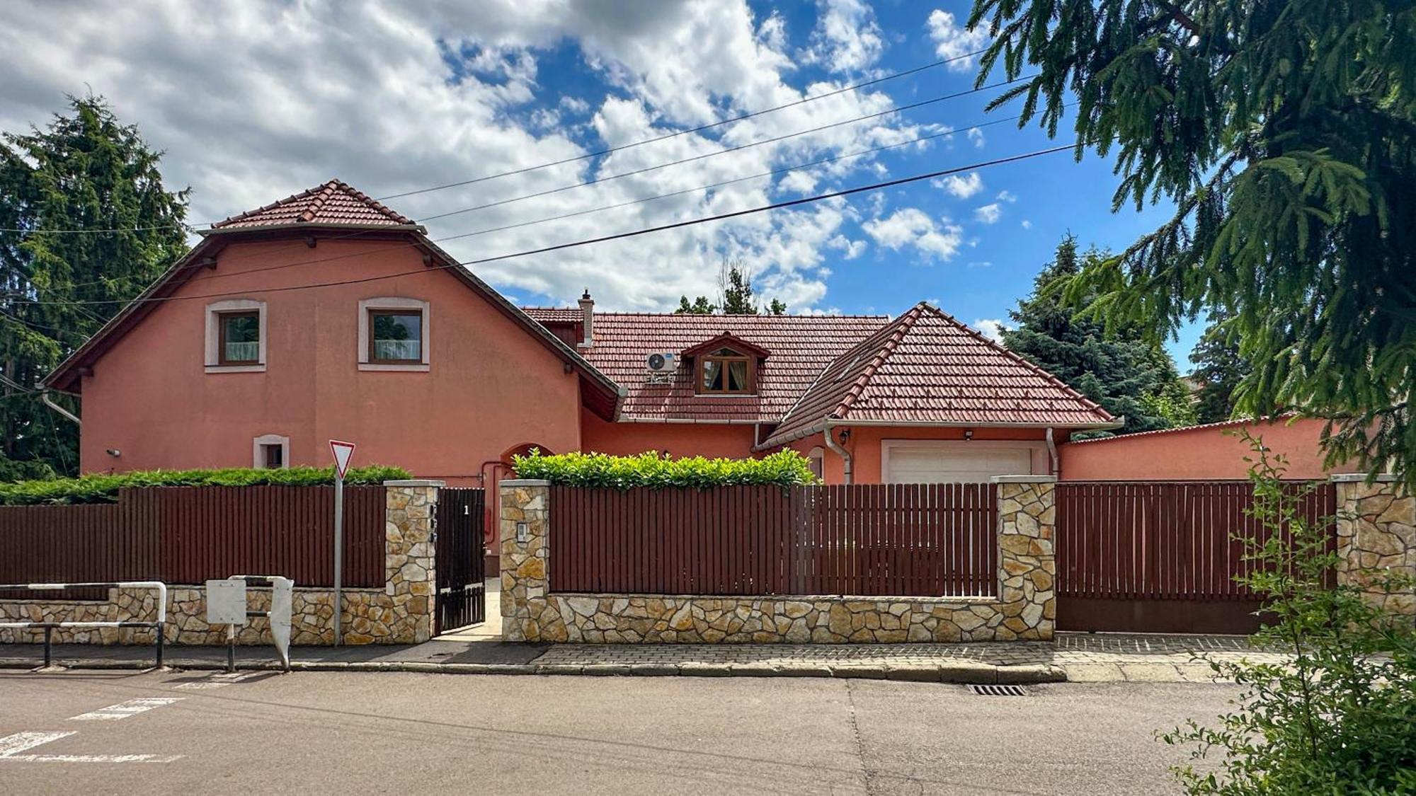 Honfoglalas Vendeghaz Erlau Exterior foto