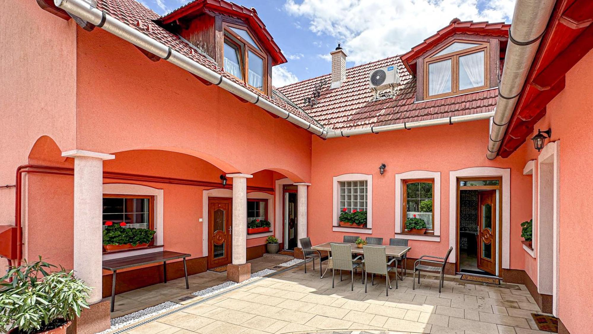 Honfoglalas Vendeghaz Erlau Exterior foto